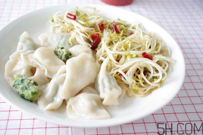 煮餃子開鍋煮皮還是餡？煮餃子蓋不蓋鍋蓋？