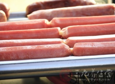 烤腸能多吃嗎？吃烤腸的危害