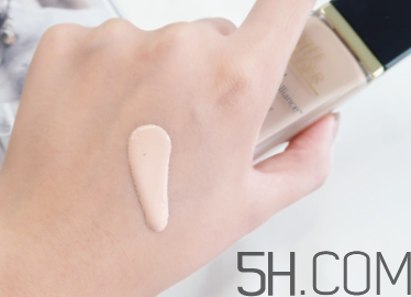 雅詩蘭黛沁水粉底液色號_試色 雅詩蘭黛沁水粉底液色號_試色