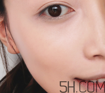 雅詩蘭黛沁水粉底液色號_試色 雅詩蘭黛沁水粉底液色號_試色