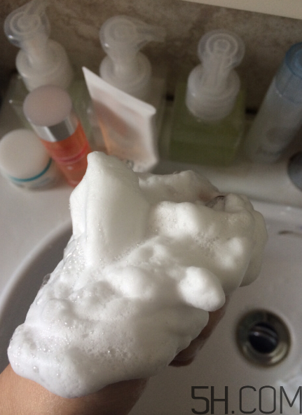 芙麗芳絲洗面奶是氨基酸嗎？氨基酸洗面奶有哪些？