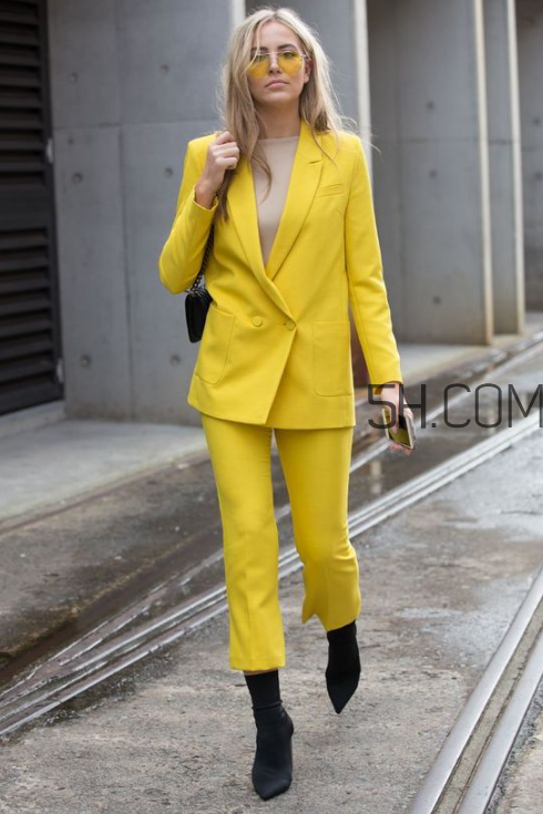 黃色西裝怎么搭配好看？黃色西裝搭配圖片