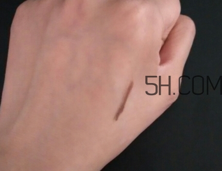 水粉霜怎么用？水粉霜要搖一搖嗎