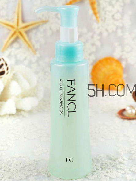 fancl卸妝油會(huì)長(zhǎng)閉口嗎？閉口是因?yàn)樾秺y油嗎？