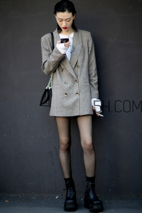 西裝配靴子好看嗎？西裝配靴子怎么搭配？