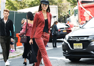 絲絨西裝怎么搭配？絲絨西服搭配圖片