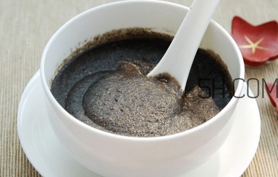 黑芝麻糊用開水沖還是溫開水？黑芝麻糊養(yǎng)胃嗎？