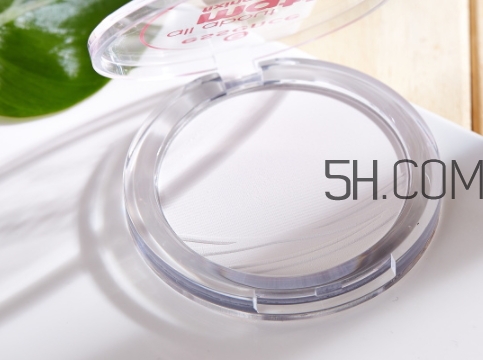 essence定妝蜜粉餅怎么用？essence粉餅使用心得