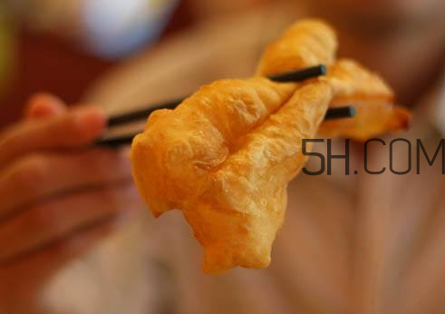 油條為什么加臭粉 臭粉在油條起什么作用 油條為什么加臭粉 臭粉在油條起什么作用