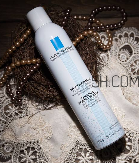 理膚泉噴霧可以濕敷嗎？理膚泉噴霧可以定妝嗎？