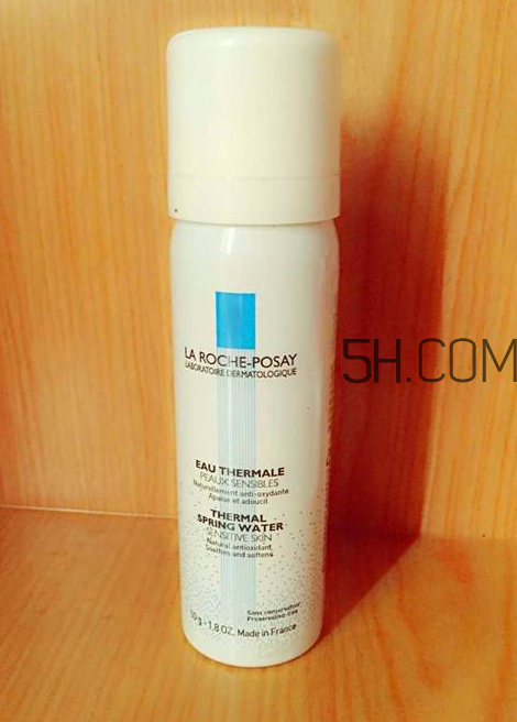 理膚泉噴霧和雅漾噴霧哪個好？