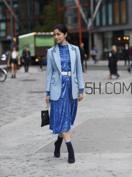 藍(lán)色西裝怎么搭配好看？藍(lán)色西裝搭配圖片