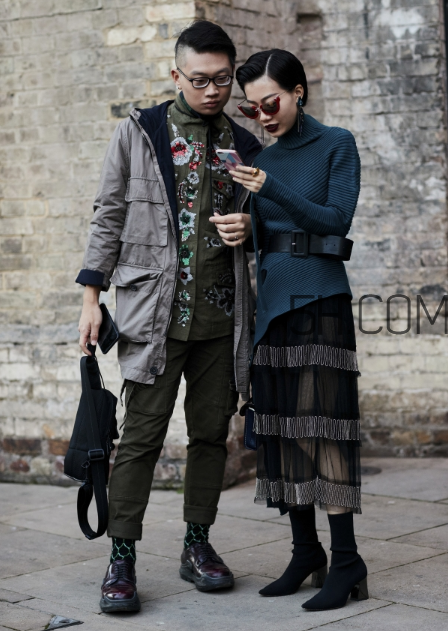 毛衣配長(zhǎng)裙好看嗎？毛衣和長(zhǎng)裙怎么搭配？