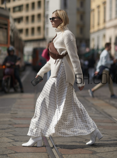 毛衣配長(zhǎng)裙好看嗎？毛衣和長(zhǎng)裙怎么搭配？