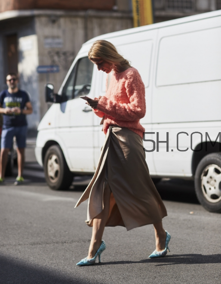 毛衣配長(zhǎng)裙好看嗎？毛衣和長(zhǎng)裙怎么搭配？