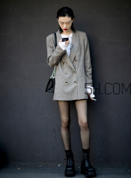 西裝里面穿什么好看？西裝內(nèi)搭圖片