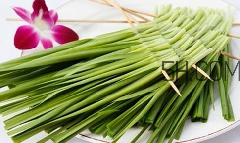 炒好的韭菜能隔夜吃嗎？吃韭菜胃酸燒心吃什么緩解？