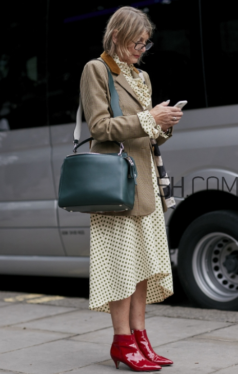 西裝配長裙好看嗎？西裝搭配裙子圖片