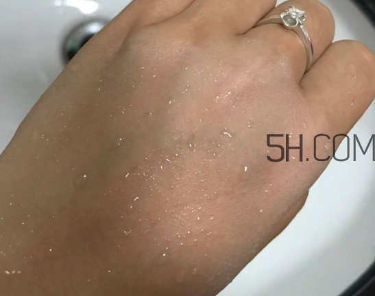 伊貝詩變色多效修顏霜多少錢_怎么樣 伊貝詩變色多效修顏霜多少錢_怎么樣