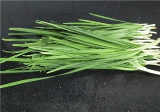 炒好的韭菜能隔夜吃嗎？吃韭菜胃酸燒心吃什么緩解？