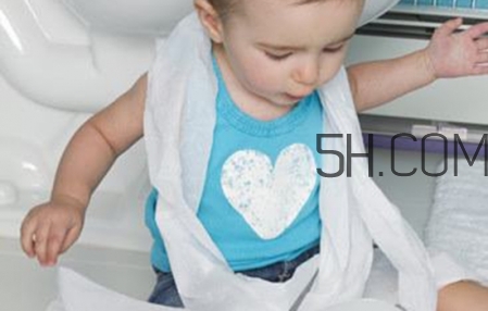 小孩夾腿怎么回事 小孩夾腿綜合癥怎么辦 小孩夾腿怎么回事 小孩夾腿綜合癥怎么辦