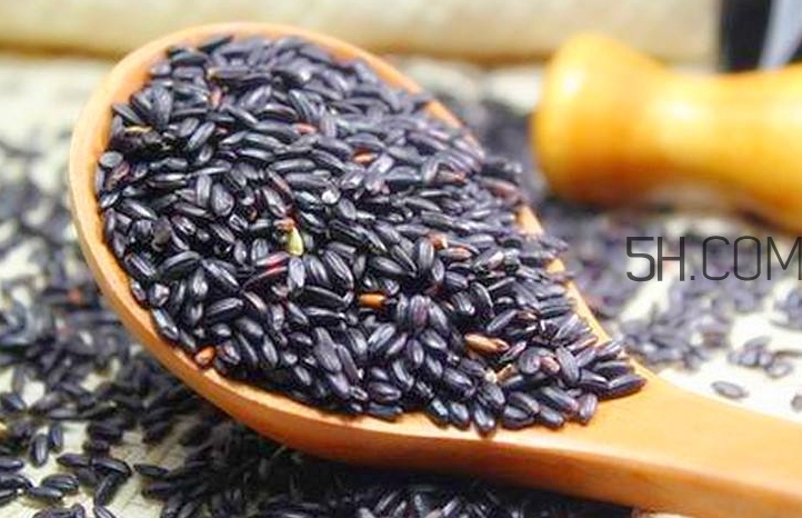 黑芝麻清洗掉色正常嗎？黑芝麻有黑色素嗎？