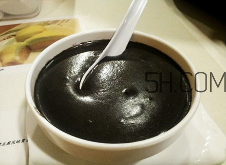 黑芝麻糊用開水沖還是溫開水？黑芝麻糊養(yǎng)胃嗎？