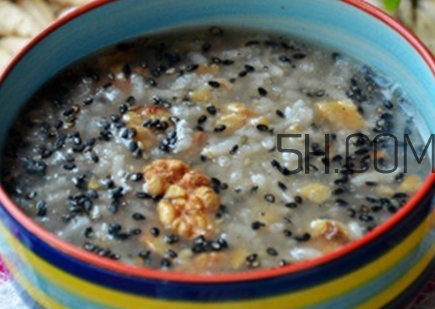 黑芝麻能補血嗎？黑芝麻怎么吃補血？