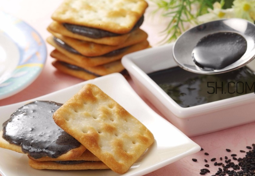 黑芝麻清洗掉色正常嗎？黑芝麻有黑色素嗎？