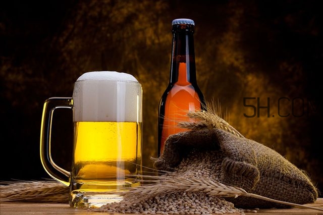 過期啤酒能洗頭發(fā)嗎 如何用過期啤酒洗頭發(fā) 過期啤酒能洗頭發(fā)嗎 如何用過期啤酒洗頭發(fā)