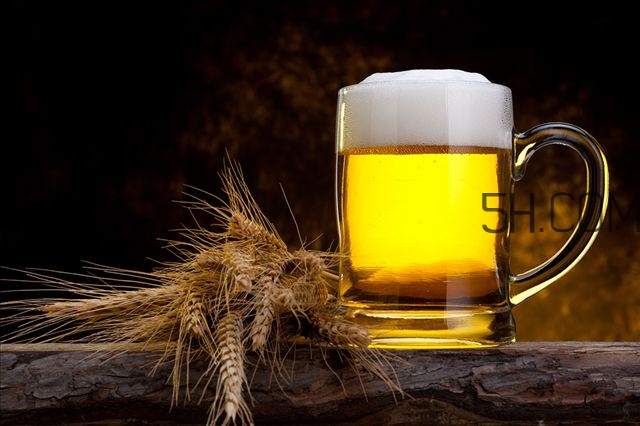 過期啤酒能洗頭發(fā)嗎 如何用過期啤酒洗頭發(fā) 過期啤酒能洗頭發(fā)嗎 如何用過期啤酒洗頭發(fā)