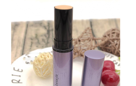 benefit貝玲妃粉底液好用嗎？貝玲妃粉底液怎么樣？