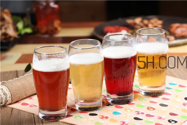 過期啤酒能洗頭發(fā)嗎 如何用過期啤酒洗頭發(fā) 過期啤酒能洗頭發(fā)嗎 如何用過期啤酒洗頭發(fā)