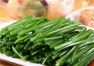 如何鑒別毒韭菜？吃野韭菜的營(yíng)養(yǎng)價(jià)值