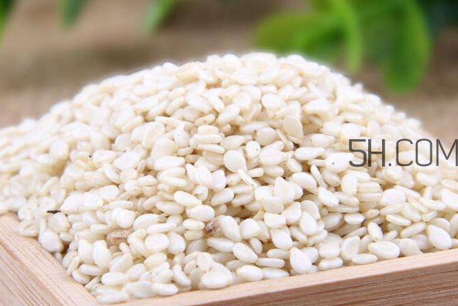 黑芝麻和白芝麻有什么區(qū)別？黑芝麻和白芝麻哪個(gè)好？