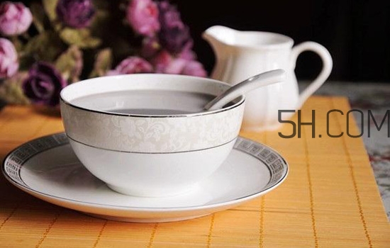 黑芝麻糊用開水沖還是溫開水？黑芝麻糊養(yǎng)胃嗎？