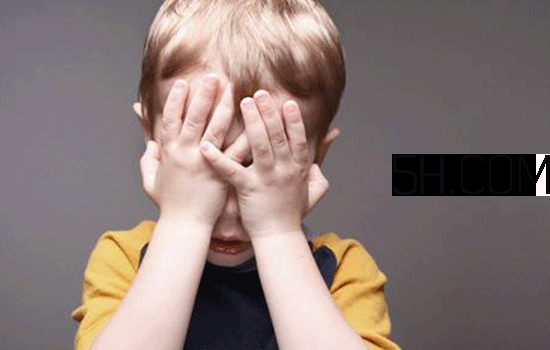 小孩夾腿怎么回事 小孩夾腿綜合癥怎么辦 小孩夾腿怎么回事 小孩夾腿綜合癥怎么辦