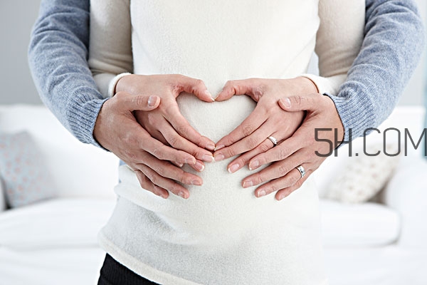 順產(chǎn)惡露干凈后又有鮮血怎么回事 順產(chǎn)惡露干凈后又有鮮血怎么回事