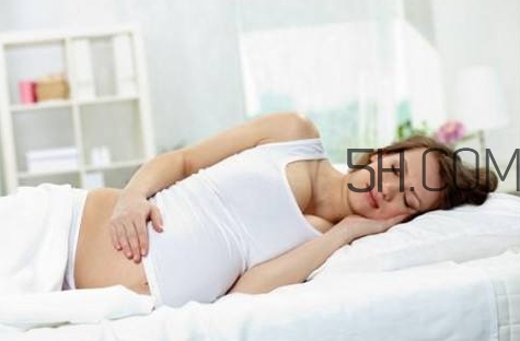 羊水早破的原因是什么？羊水早破能順產(chǎn)嗎？