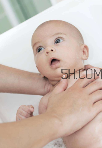 嬰兒癲癇病的早期癥狀有哪些？嬰幼兒貧血吃什么好呢？