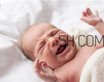 新生兒黃疸癥狀有哪些？新生兒病理性黃疸治療方法