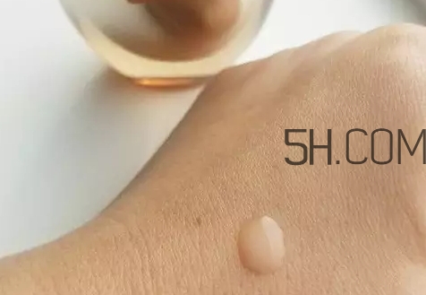 海藍(lán)之謎鎏金精華怎么用？海藍(lán)之謎鎏金精華使用心得