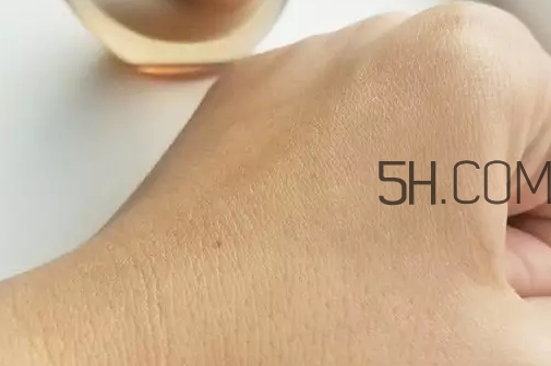 海藍(lán)之謎鎏金精華怎么用？海藍(lán)之謎鎏金精華使用心得