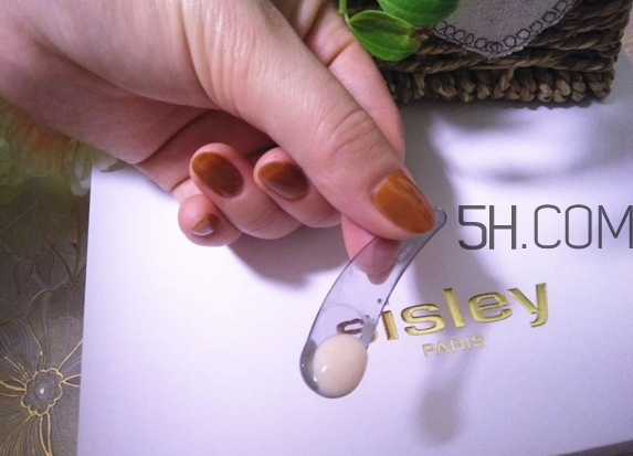 希思黎美頸霜是什么？希思黎美頸霜多少錢？