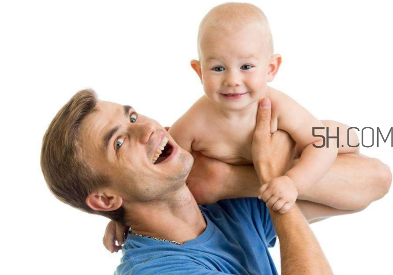 嬰兒夜哭怎么辦？嬰兒臉上起小紅點如何護理？