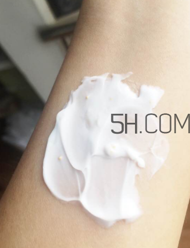 伊麗莎白雅頓身體乳怎么樣？伊麗莎白雅頓身體乳好用嗎？