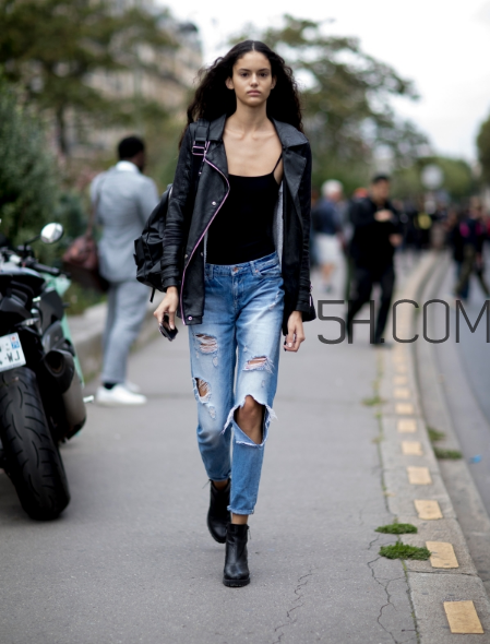 皮衣配牛仔褲好看嗎？皮衣和牛仔褲怎么搭配？