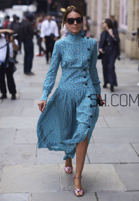 碎花連衣裙怎么搭配？碎花連衣裙搭配圖片