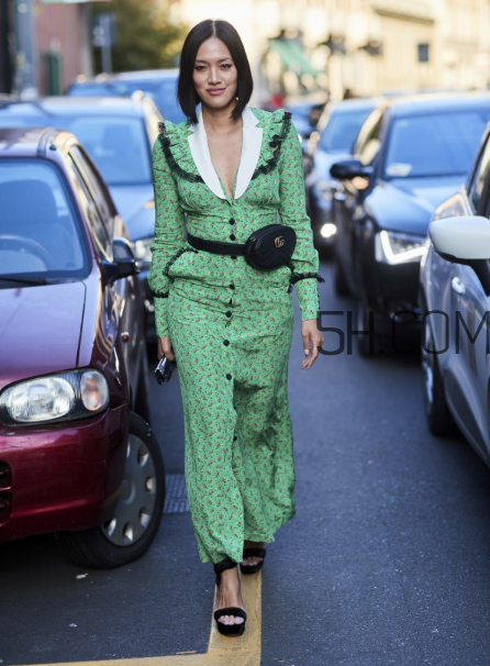 碎花連衣裙怎么搭配？碎花連衣裙搭配圖片