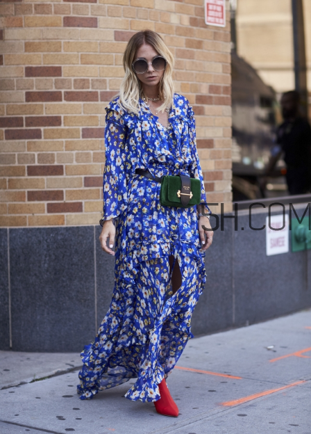 碎花連衣裙怎么搭配？碎花連衣裙搭配圖片